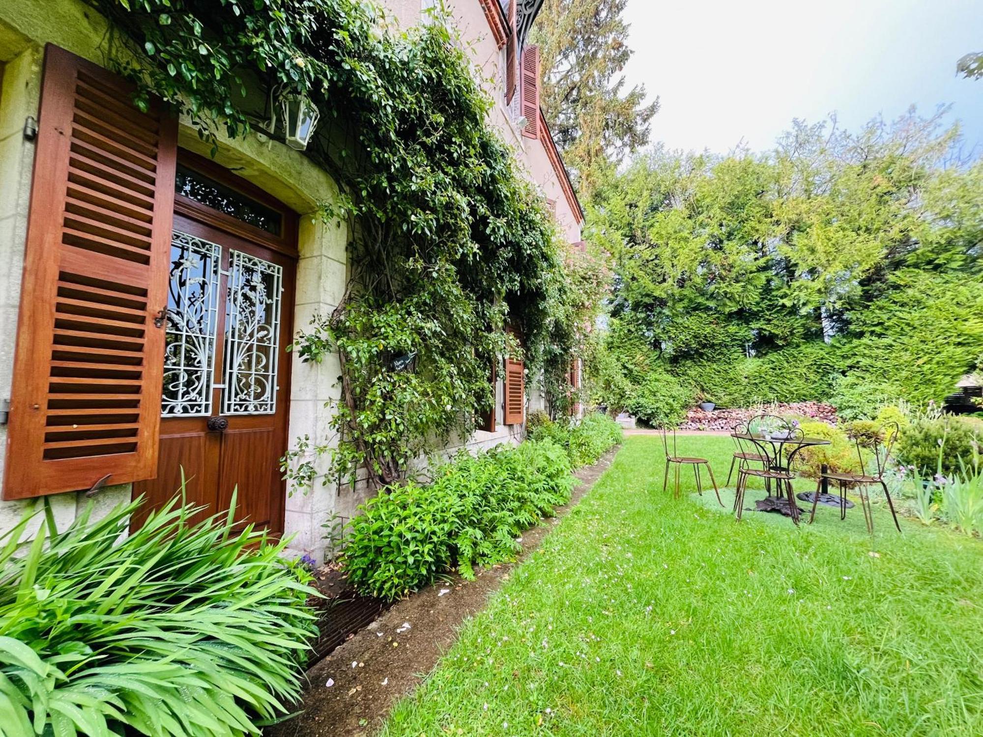 Le Buisson De La Gariole Bed & Breakfast โอบิญี-ซูร์-แนร์ ภายนอก รูปภาพ