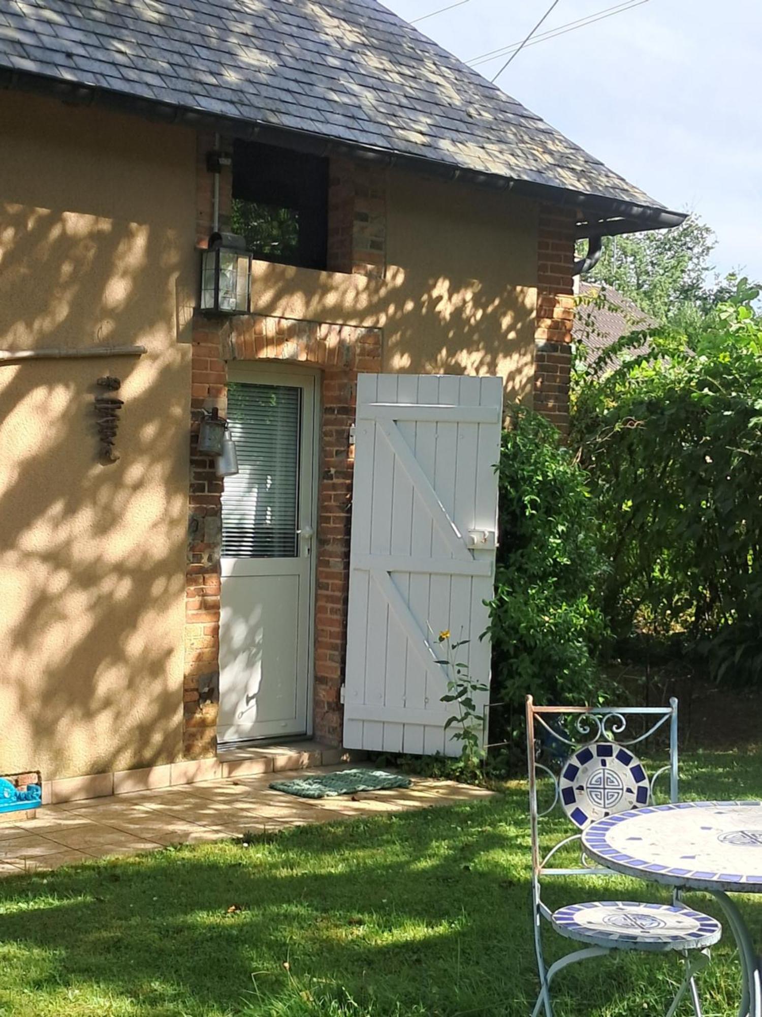 Le Buisson De La Gariole Bed & Breakfast โอบิญี-ซูร์-แนร์ ภายนอก รูปภาพ